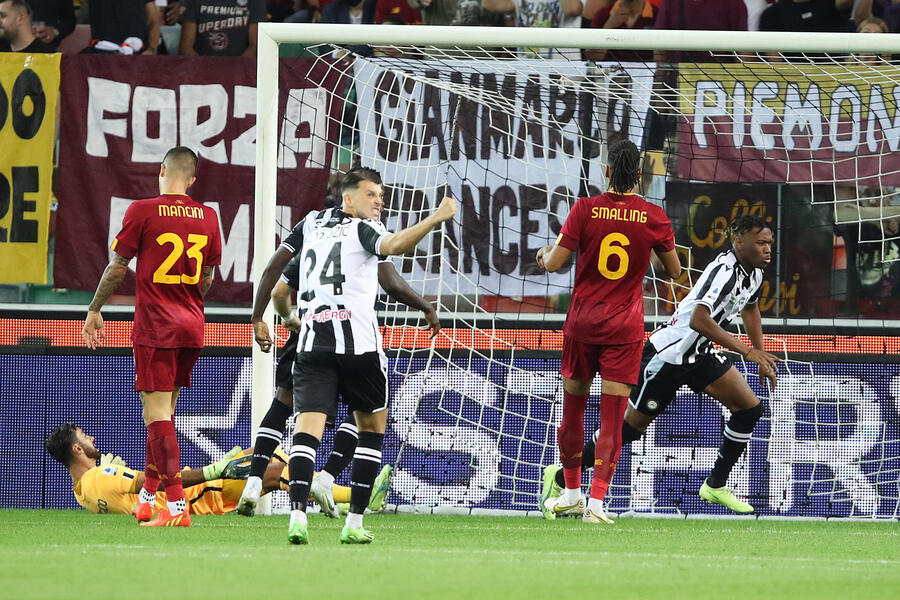 Calcio Serie A L Udinese travolge la Roma 4 0 L Identità