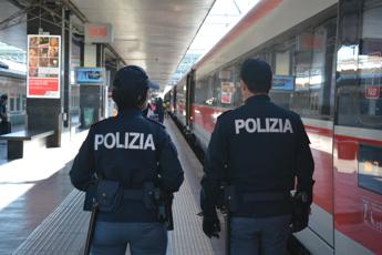 Controllori stufi delle aggressioni: “Poliziotti sui treni”