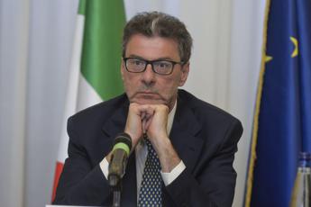 Slitta il decreto bollette ma la polemica arriva puntuale