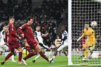 Europa League, Hummels al 91? salva Roma da ko: 2 2 con il Tottenham