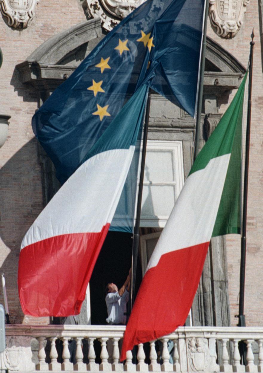 Sorellastre latine: così la Francia ha comprato l’Italia