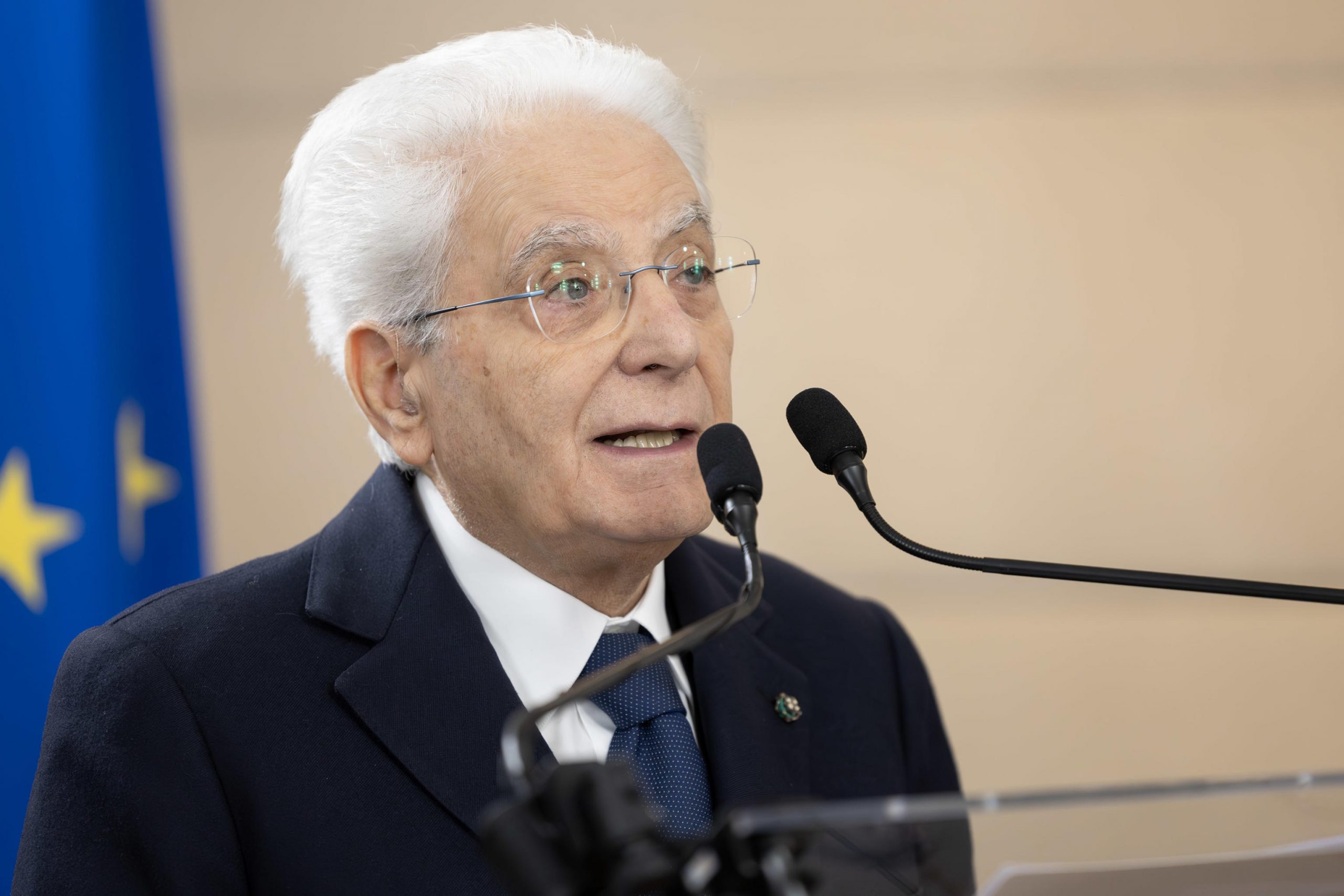 Mattarella plaude al ruolo dell’Italia nei contesti Ue e Nato