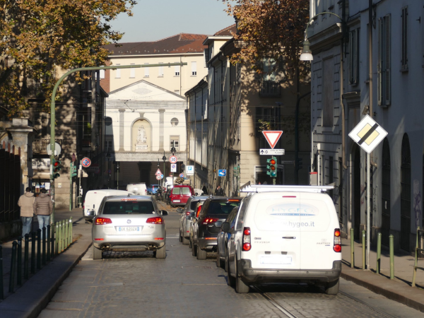 Smog, tira una brutta aria: livello Arancio per le limitazioni al traffico