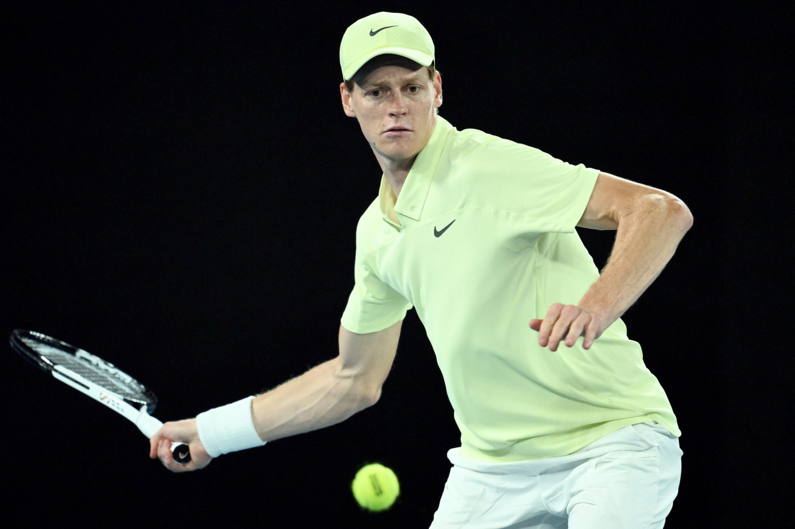 Australian Open, Sinner in semifinale: battuto De Minaur in tre set