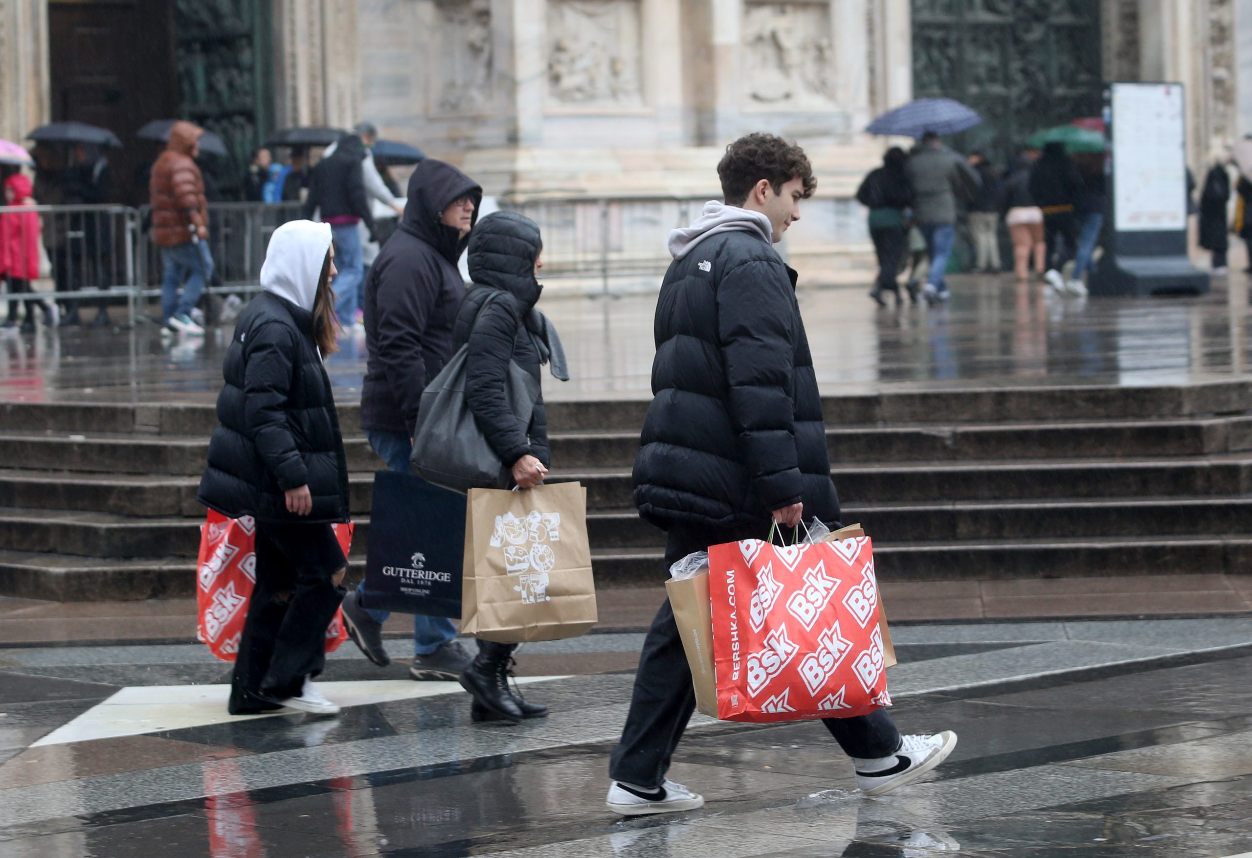 Tornano i saldi invernali: negozi e botteghe alla riscossa