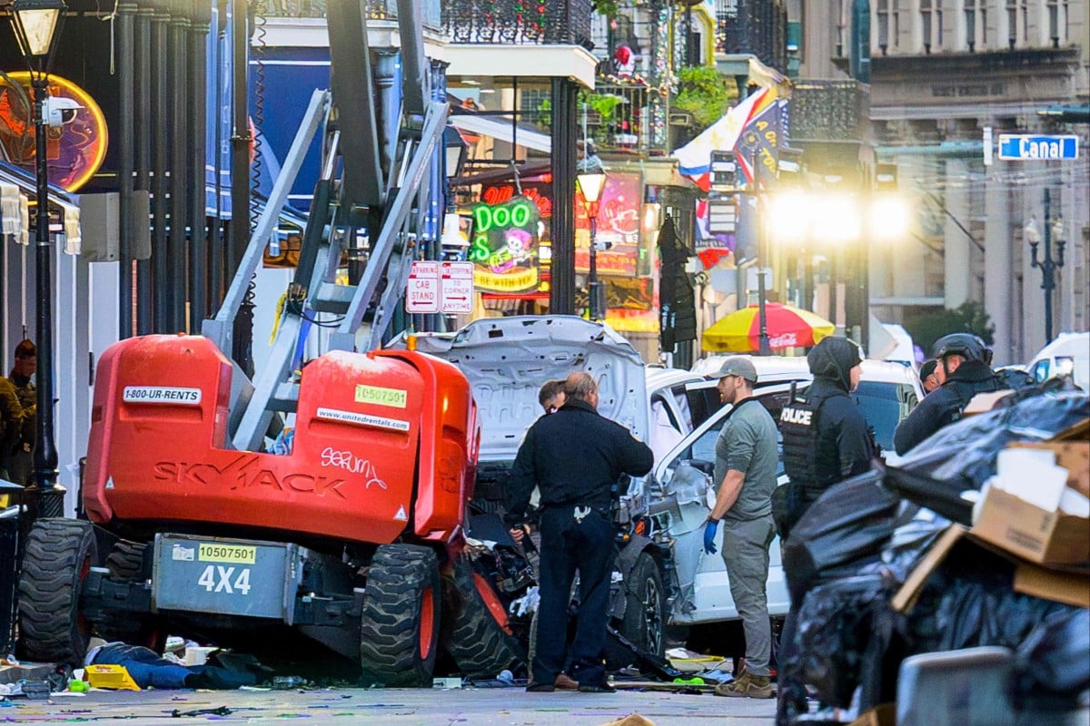 Auto sulla folla a New Orleans, 10 morti: ucciso l’autore dell’attacco, un ex militare Usa