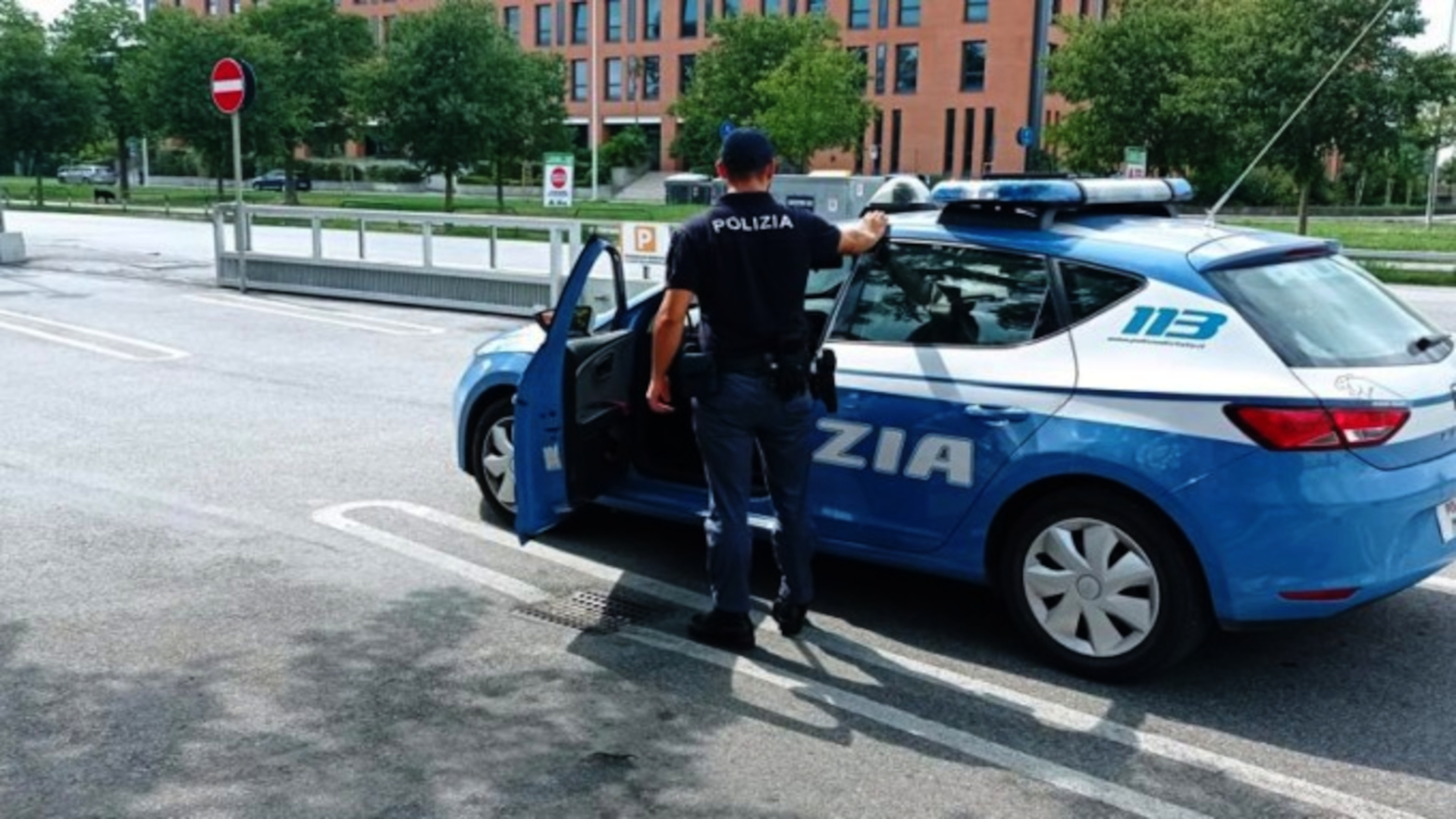 Grave aggressione a una madre con neonata: escalation di violenza tra giovani stranieri