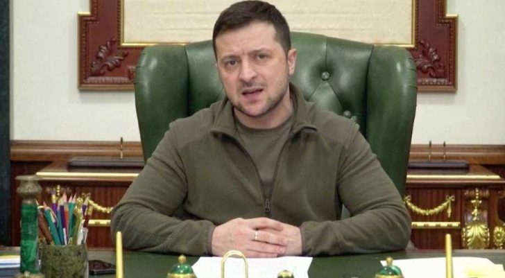 Zelensky vuole incontrare Trump prima di Putin. Scontro sulle terre rare ucraine