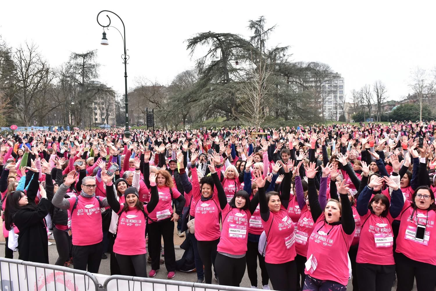 Marea rosa e 30mila donazioni per Just The Woman I Am a sostegno della ricerca