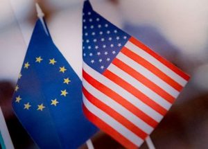 Bandiere Ue e Usa