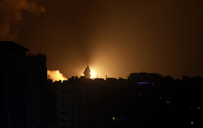 Notte di sangue a Gaza. Raid israeliani sull’enclave. Hamas minaccia: “Netanyahu ha condannato a morte gli ostaggi”